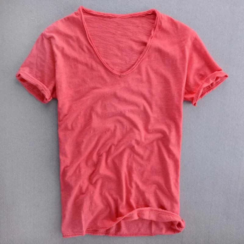 Tomáš – Camiseta Masculina com Decote em V
