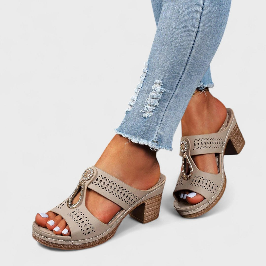 Vlasta - Sandálias Ortopédicas Elegantes e Confortáveis