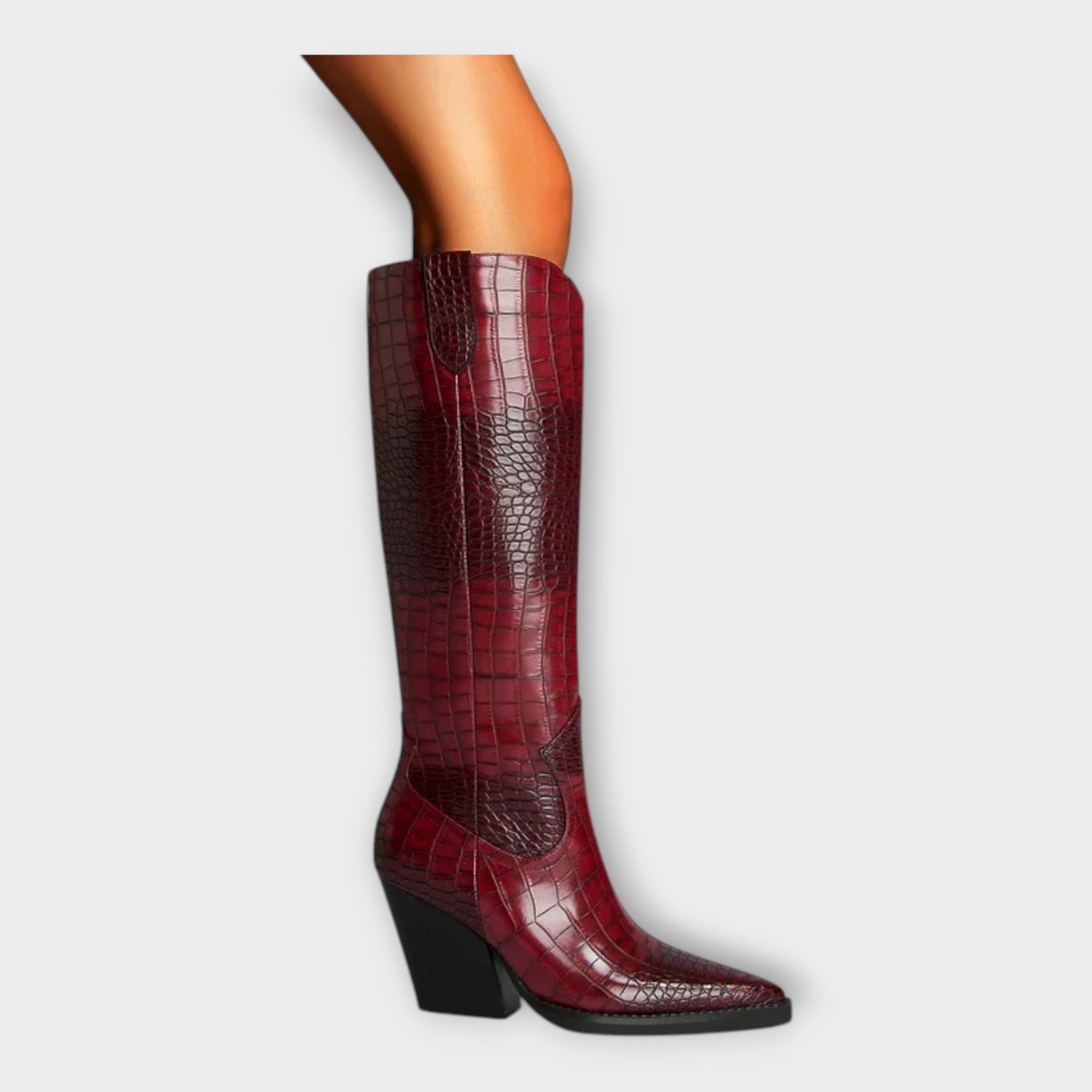 Laura – Sapatos com Padrão de Crocodilo e Salto Elegante