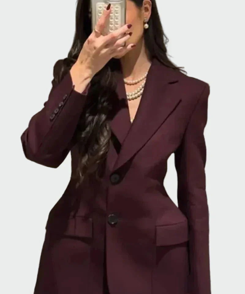 Nikol - Blazer com Corte Impressionante e Botões