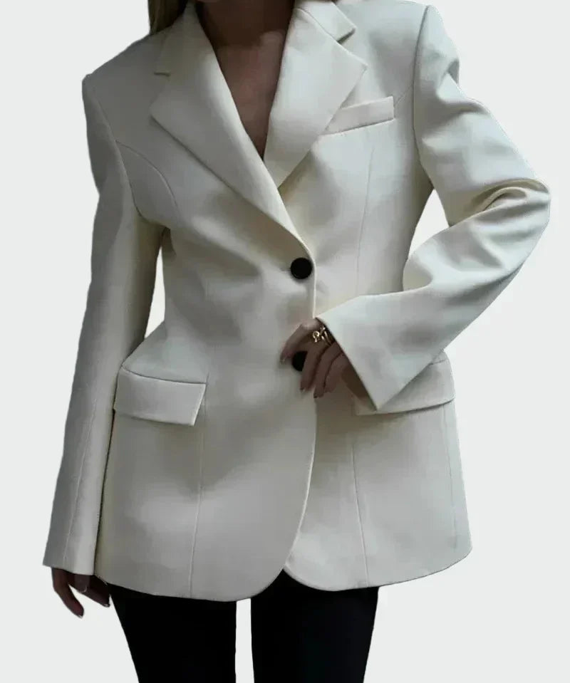 Nikol - Blazer com Corte Impressionante e Botões